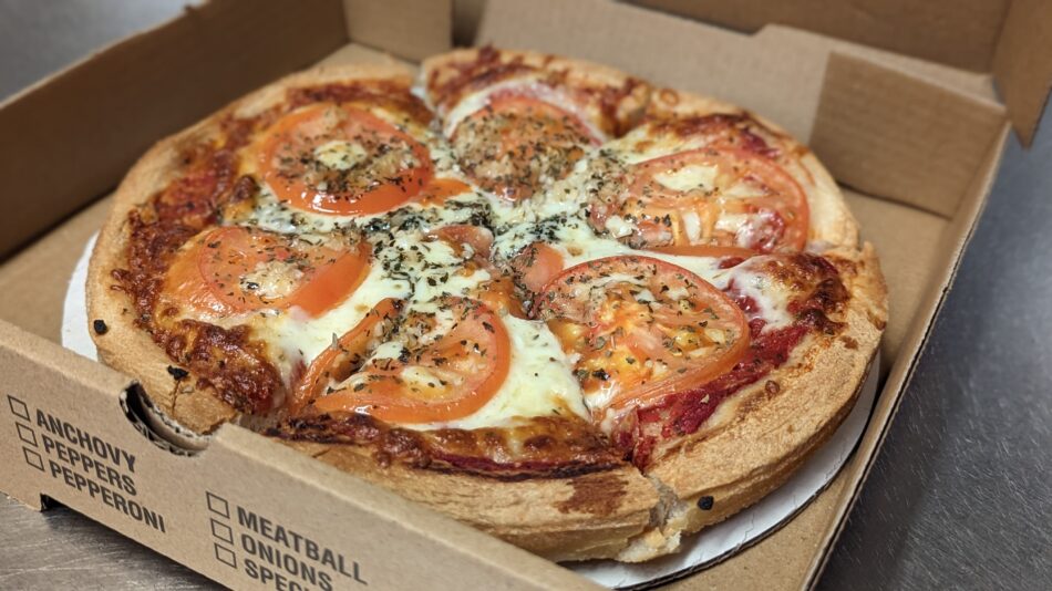 Tomato, Basil & Garlic Pizza